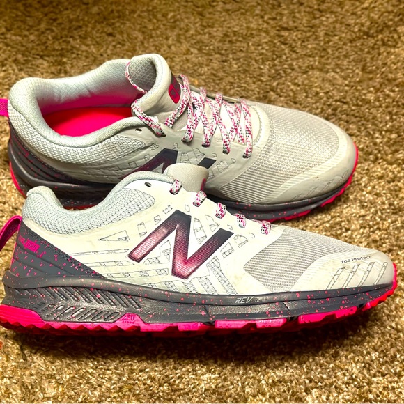 Women running/cross trainers - Picture 1 of 7